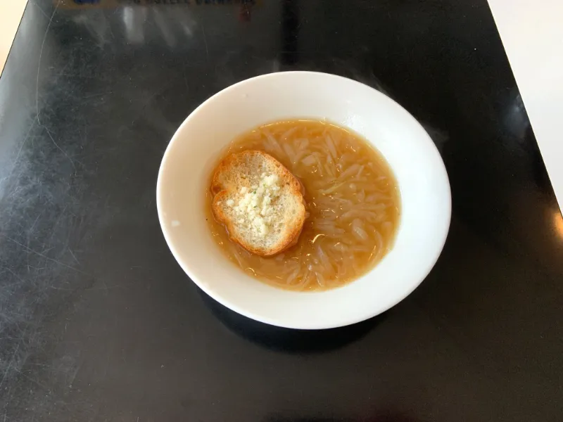 レストランとまと：オニオンスープ