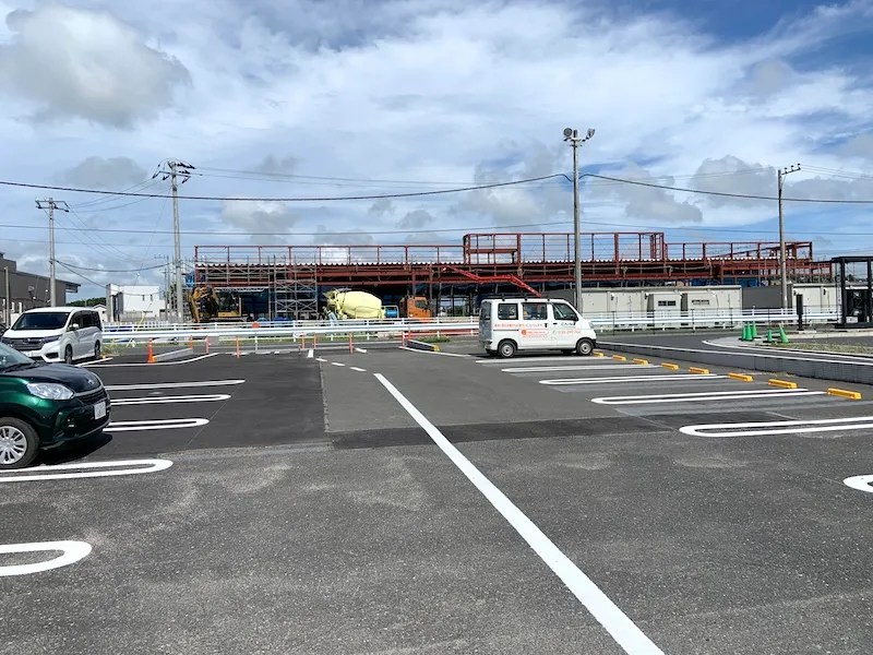 ベイシア館山店建設中