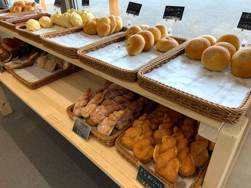 ふる里学舎パン工房：50円の激安パン
